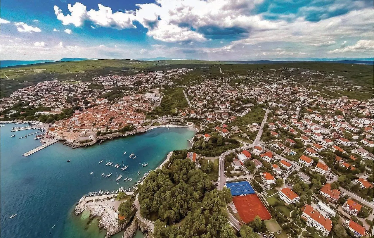 2 Bedroom Awesome Apartment In Zidarici Vantacici